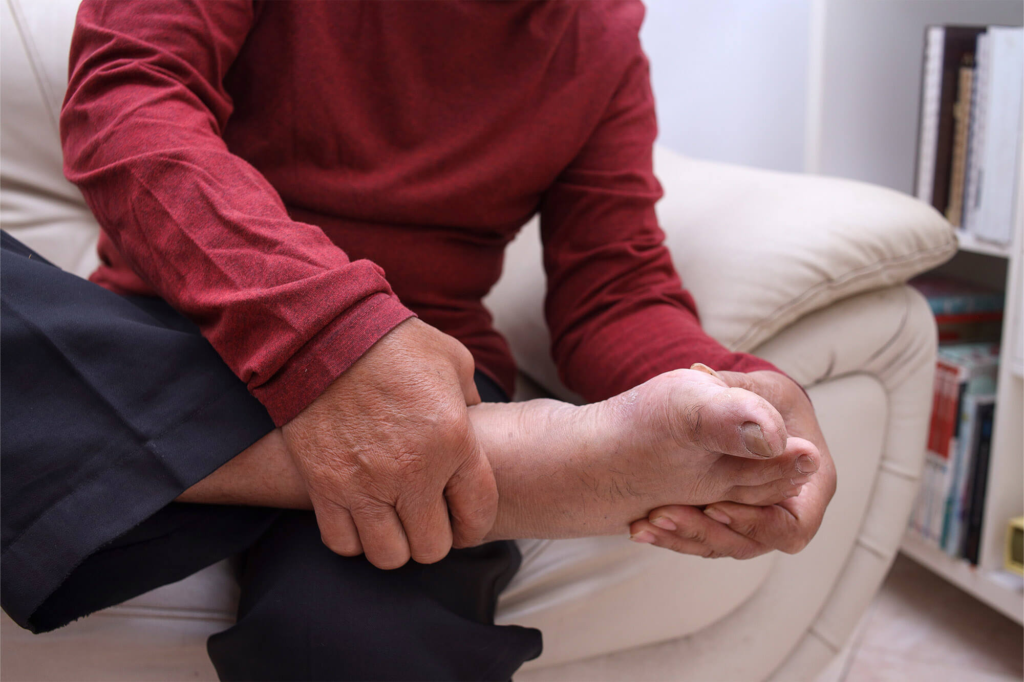 Richtige Fußpflege im Alter: So bleiben deine Füße gesund und fit